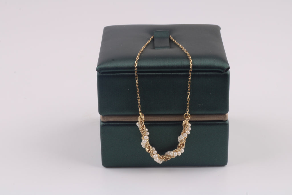 إسورة الضفيرة الذهبية باللؤلؤ