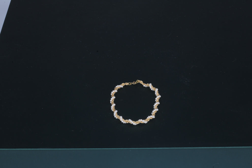 إسورة اللؤلؤ الملكي