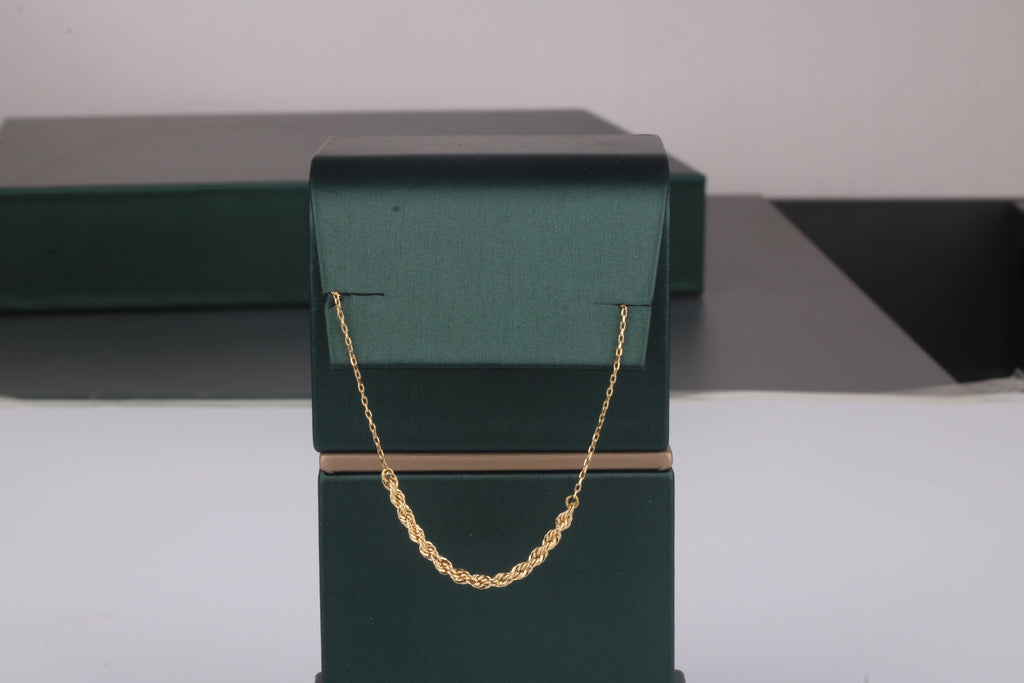  إسورة خيط الذهب